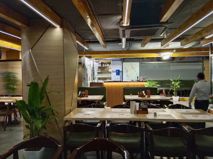 Restaurants & Cafes